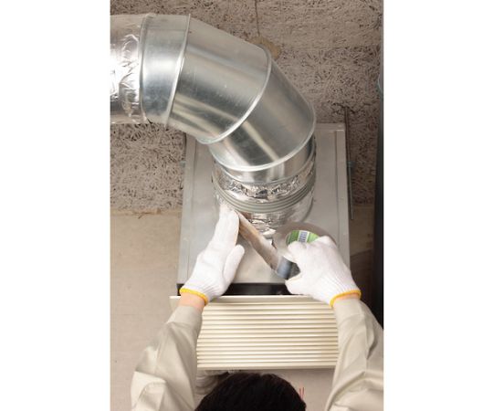 光沢アルミテープロングE　50×49 光沢のあるアルミテープが垂直に立てられた状態