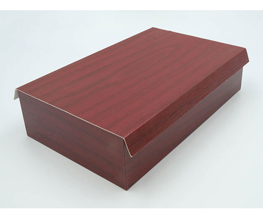 重箱 朱漆 貼箱 1.5合 10セット×8パック入 鮮やかな朱色の重箱が積み重なった様子