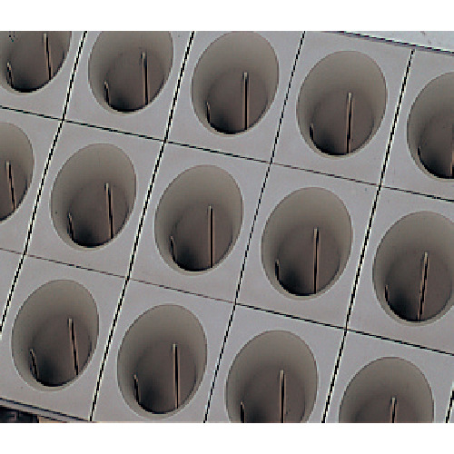 傘が出し入れしやすいシュート収納式（12本）