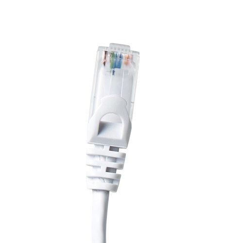 カテゴリ6UTP　LANケーブル　ホワイト　3m　1本 白い3メートルのLANケーブルが整理された状態で見える。