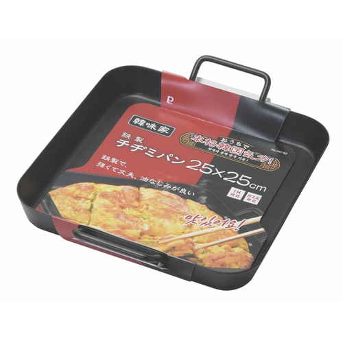 角型プレート　25×25cm　IH対応　鉄製　韓味家　チヂミパン 黒い角型プレートが真上から撮影されており、滑らかな表面とくっきりとした角が特徴的。