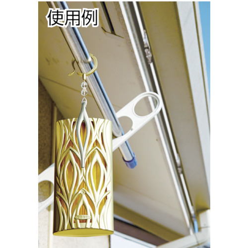 フマキラー 防虫用品 虫よけバリアプレミアム３００日 300日表記が目立つ正面をやや斜めに向けた単体パッケージの様子