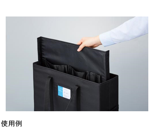 ミーティングバッグ　A3サイズ対応 持ち手とファスナーが見える状態で、布製の柔らかい質感が強調された様子。