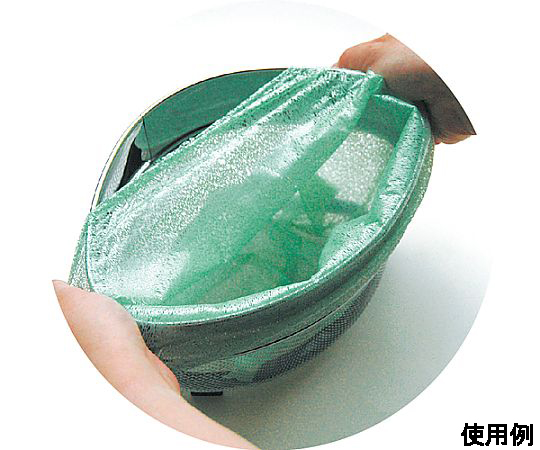 排水口ネット(緑/三角コーナー兼用/50枚) 緑色の三角形のネットがパッケージに整然と収められている様子