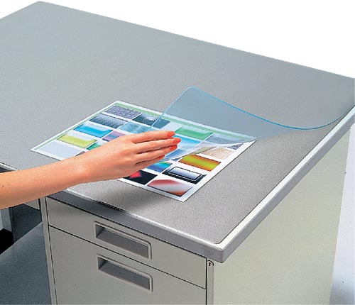 デスクマット軟質透明　下敷付１０４７×６２２ｍｍ画像