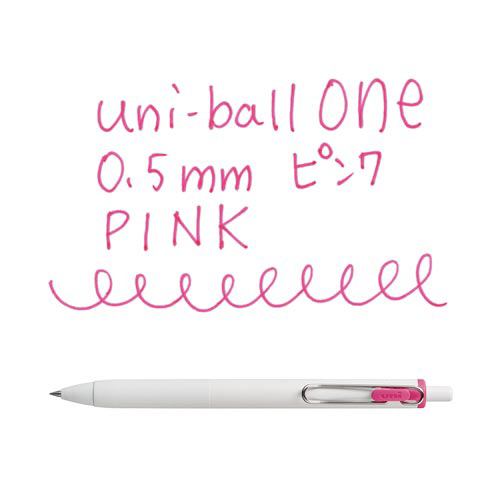 ユニボールONE　0.5mm　ピンク　10本 パッケージが斜めに配置され、鮮やかなピンクの色合いが強調された状態