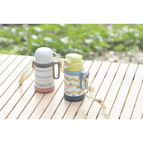 水筒　2WAYコップ&ダイレクトボトル　コップ　直飲み　450ml　保温　保冷　グレー 容量450mlのボトルとコップが並べられたスタイリッシュなデザイン