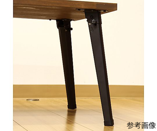 ローテーブル折たたみ脚 角脚タイプ 木目調の天板が強調された角脚の折りたたみテーブルが横から見えている状態