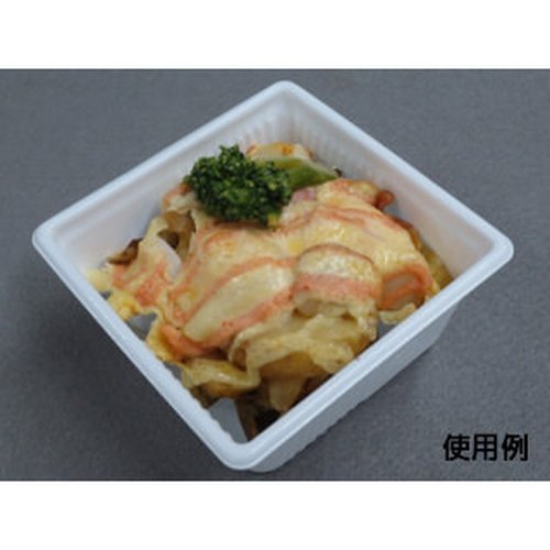 軽食容器 SD キャセロ 4K100-46 W 身 中央化学 透明な容器の内部が見える状態で、蓋が少し傾いている。