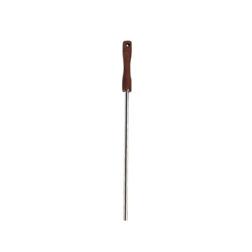 ピザ用品 UK ピザピール・穴なし26cm YUKIWA 滑らかな木製のピザピールが立てかけられ、光沢のある表面が見える状態