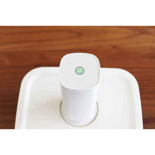 保存容器　800ml　真空シーラー　Fresh　Planキャニスター　M シンプルなデザインのフタがついた容器の側面が見える状態