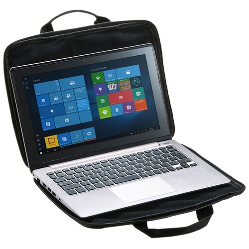 取っ手付きPCインナーケース　11.6型ワイド対応　ブラック　1個 ブラックの取っ手が付いたPCインナーケースが正面から見える状態、開口部が軽く開いている様子。