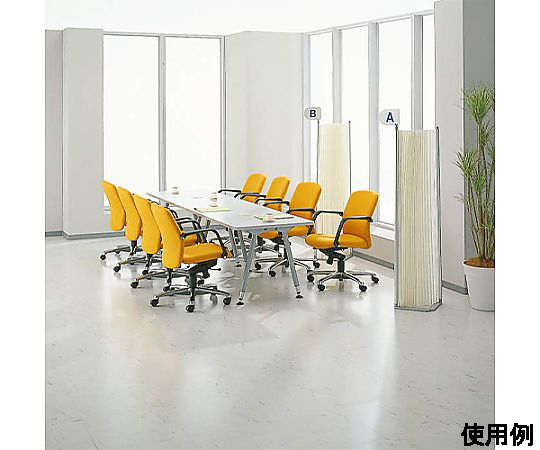 462-1800x404x1529mm 伸縮パーテーション(防災/白 伸縮された状態で積み重ねて配置されたパーテーションが横から見える。