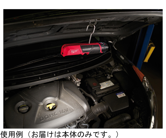 M12 LEDスティックライト 持ち手部分が見えるやや斜めからの撮影で、本体全体の明るさが目立つ状態