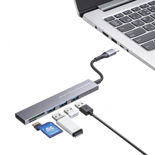 USB　5Gbps　3ポート　スリム　ハブ(カードリーダー付き・Type-C接続)　1個 カードリーダーが接続されたスリムな3ポートハブの上面が見える状態