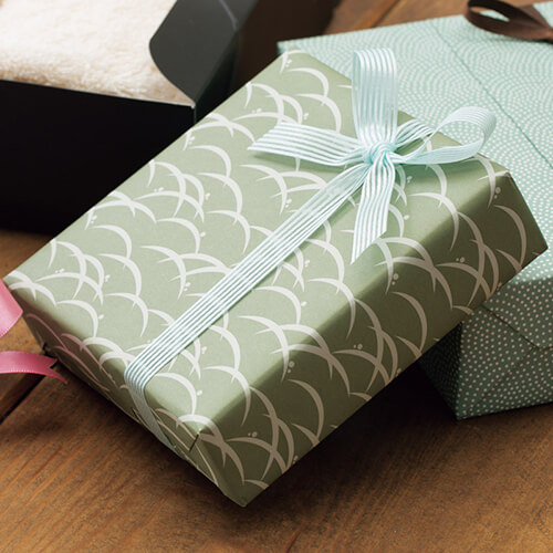 ギフトボックスのラッピングに！和柄の包装紙
