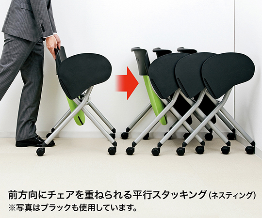 メモ台付きチェア ブラック 435×460×445mm メモ台が設置された黒い椅子の斜めからの視覚。