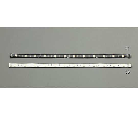 DC12V/200mA 照明灯/LED(白色) 設置用のコネクターが付いた状態で横から撮影された照明灯