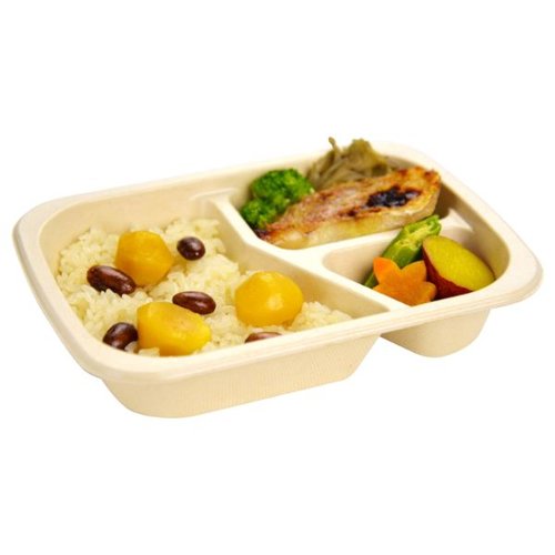 弁当容器 BBデリ20-15-3S ラミ パックスタイル 透明なプラスチック容器が俯瞰で撮影されている様子