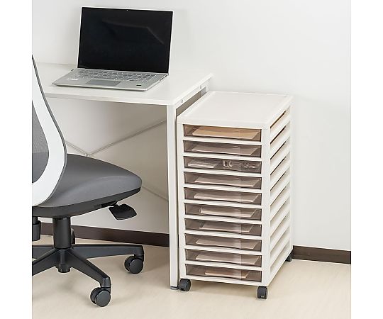 アプロス浅型10段 アイボリー 整然と並んだ浅型の収納ボックス、明るいアイボリー色。