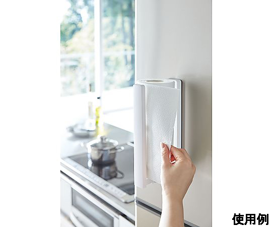 50x102-175x245mm ペーパーホルダー(マグネット) 白い背景に置かれた、マグネットで装着可能なペーパーホルダーの正面図