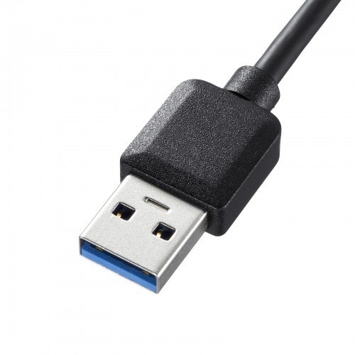 USBハブ付コンパクトキーボード(USB3.2ポート・USB2.0ポート付き)　テンキーなし　ブラック　1台 キータッチがわかる正面からの斜め視界、USBポートが側面に配置された特徴的なデザイン。