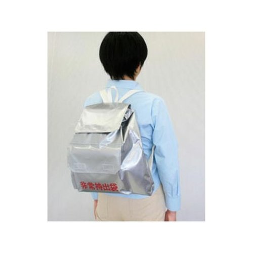 【防災】避難セット 非常用持出袋 BMF-440 アイリスオーヤマ 白いバックに整理された防災用具が収められた袋の状態