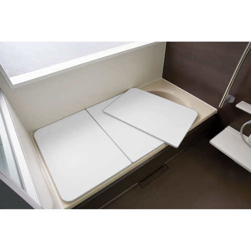 風呂ふた 組み合わせ 風呂フタ 組み合せ ECOウォーム neo U-12 70x120cm 実寸68x118cm 3枚割 グレー 柔らかなグレーの風呂ふたが3枚並んでいる様子