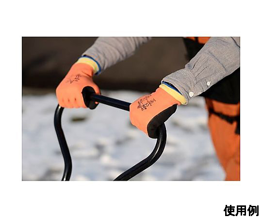 [M] 防寒手袋 防寒手袋が手のひらを広げた状態で並べられた様子