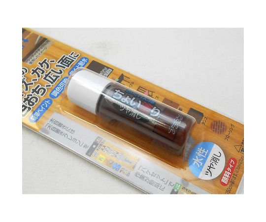 かくれん棒 ちょい塗り ブラウン 商品の側面が見える状態で、ブラウンの色合いとデザインが強調されている。