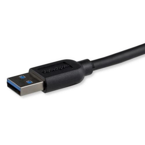 Micro　USB3.0　スリムケーブル　50cm　Type　A(オス)-Micro　B(オス)　ブラック　1本 ケーブルの外観が正面から見える状態、滑らかな質感とコンパクトなデザインが特徴。