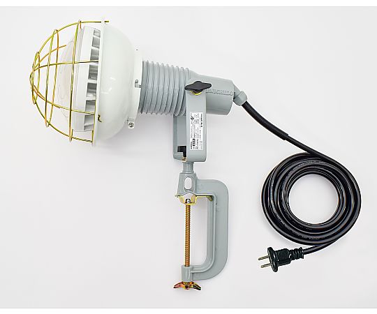 AC100V/ 42W 作業灯/LED(コード5.0m) 明るいLEDライトがコードと共に配置され、電源プラグが接続されている様子